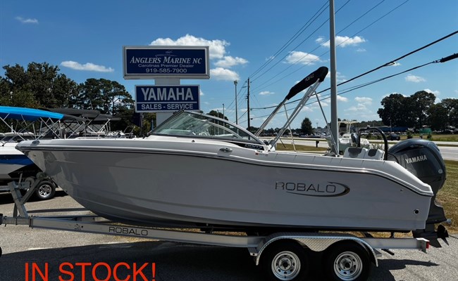 2025 Robalo R207 Alloy Gray 